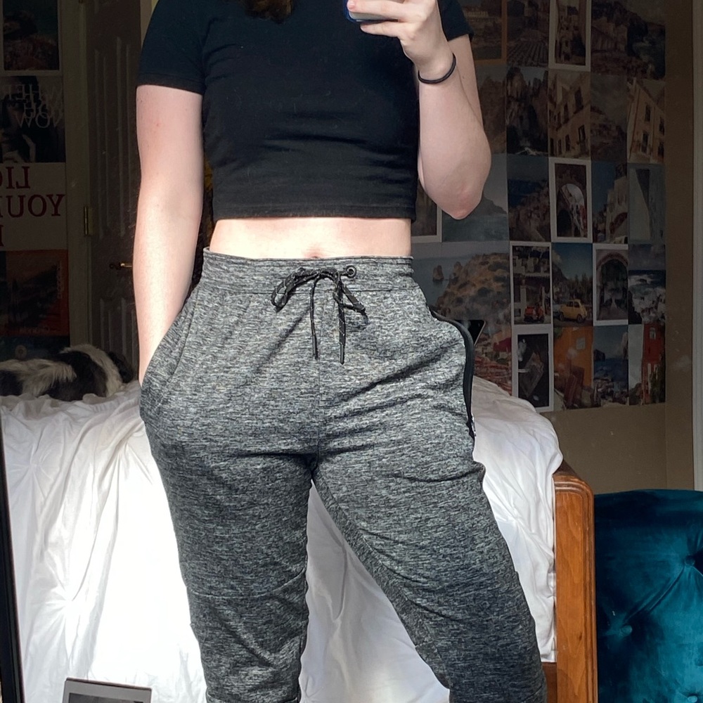 american eagle joggers!